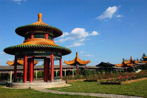 说明: E:\贾荣乐\区情网上稿\供稿\7.28\图片\内蒙古第一个主题公园1.jpg