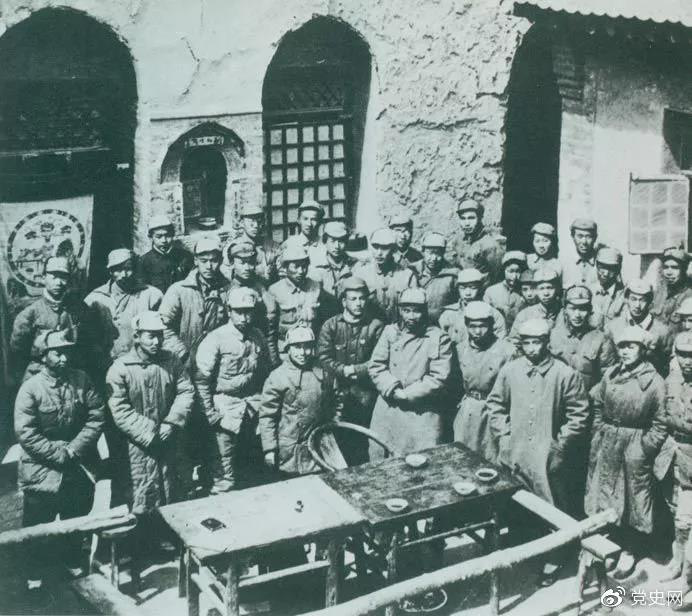 1940年2月8日，八路军政治部在山西省武乡县驻地召开太行文艺座谈会，朱德在会上讲话。