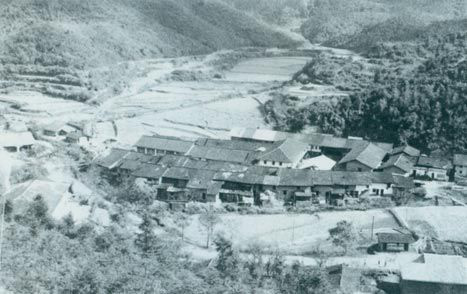 1929年3月14日，毛泽东同朱德指挥红四军进攻长岭寨，歼敌两千余人，击毙敌旅长郭凤鸣，乘胜占领长汀城。图为长岭寨。