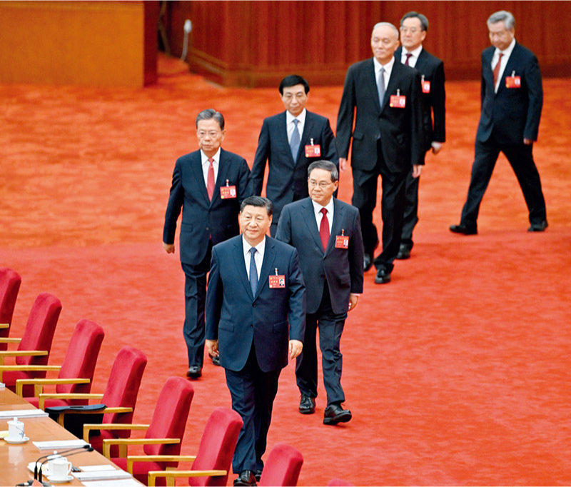 中国共产党第二十届中央委员会第三次全体会议，于2024年7月15日至18日在北京举行。这是习近平、李强、赵乐际、王沪宁、蔡奇、丁薛祥、李希等步入会场。 新华社记者 岳月伟/摄