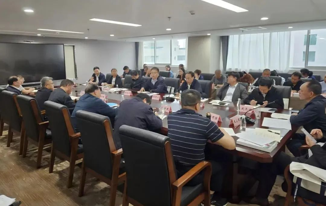 中国扶贫志丛书磨稿会在昆明举办
